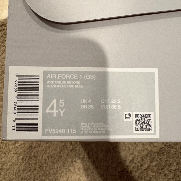 Nike Air Force 1, Big Kid, Size 4.5Y - Picture 3 of 3